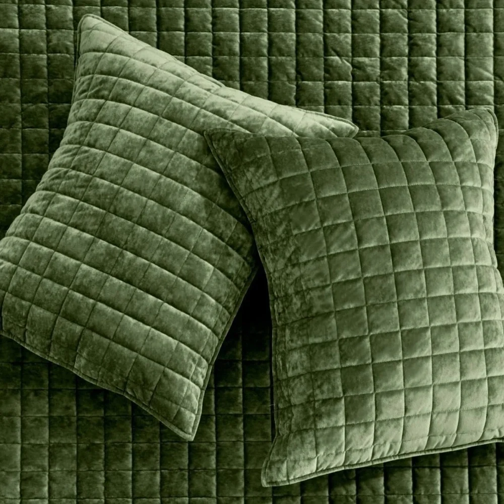NEW West Elm Green Velvet Luxury Queen / King Size Bedding Comforter & Sham Set
